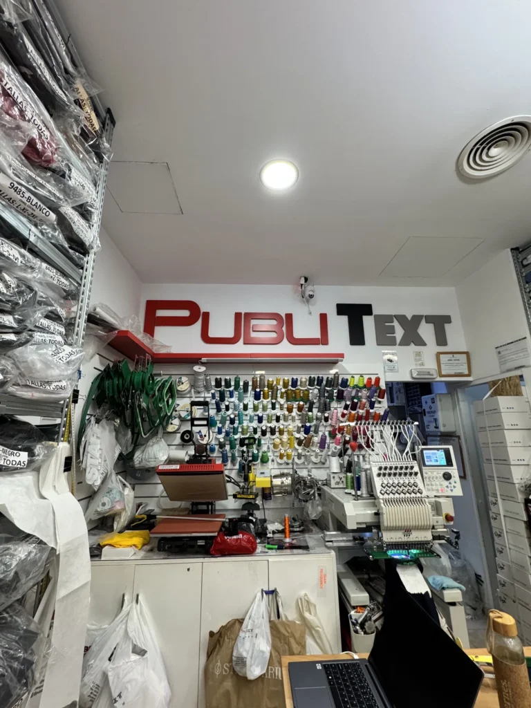 61 | PUBLI TEXT UNIFORMES SL